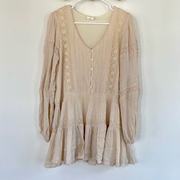 By Together Tops - By Together Cream Boho Longsleeve Tunic Pearl Buttons V-Neck
